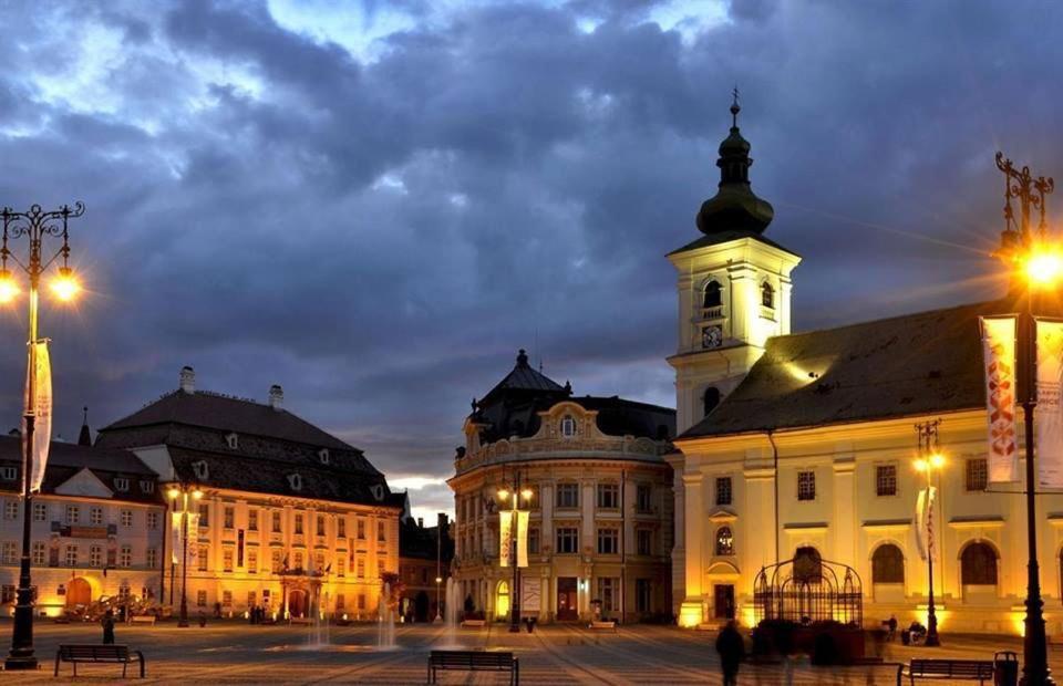 Luxury Center City Sibiu Exterior foto